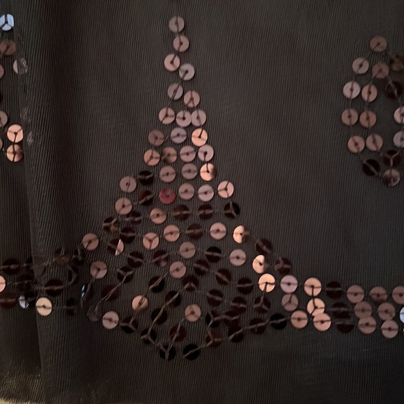 Beautiful sequined Old Navy Skirt - Picture 2 of 3